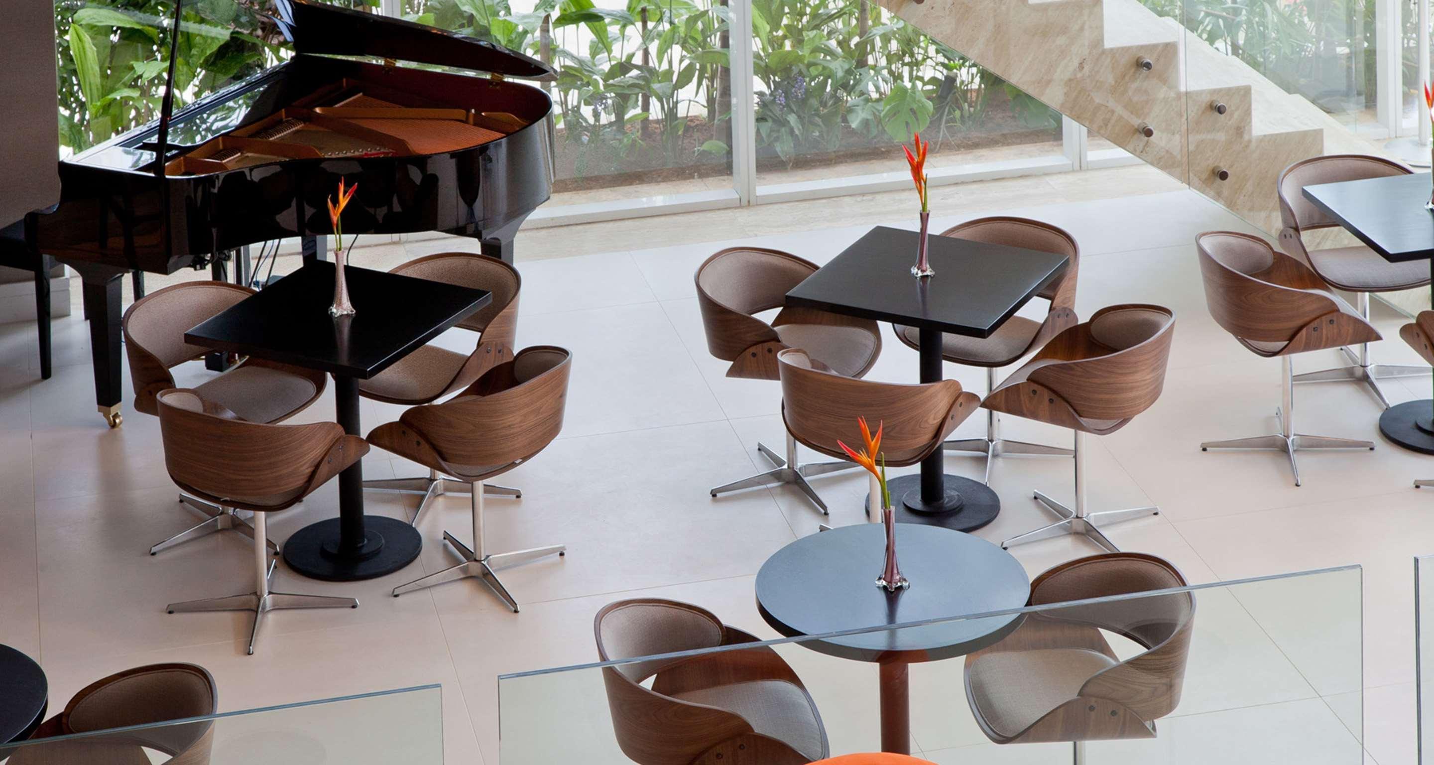 ホテル Golden Tulip São José dos Campos エクステリア 写真
