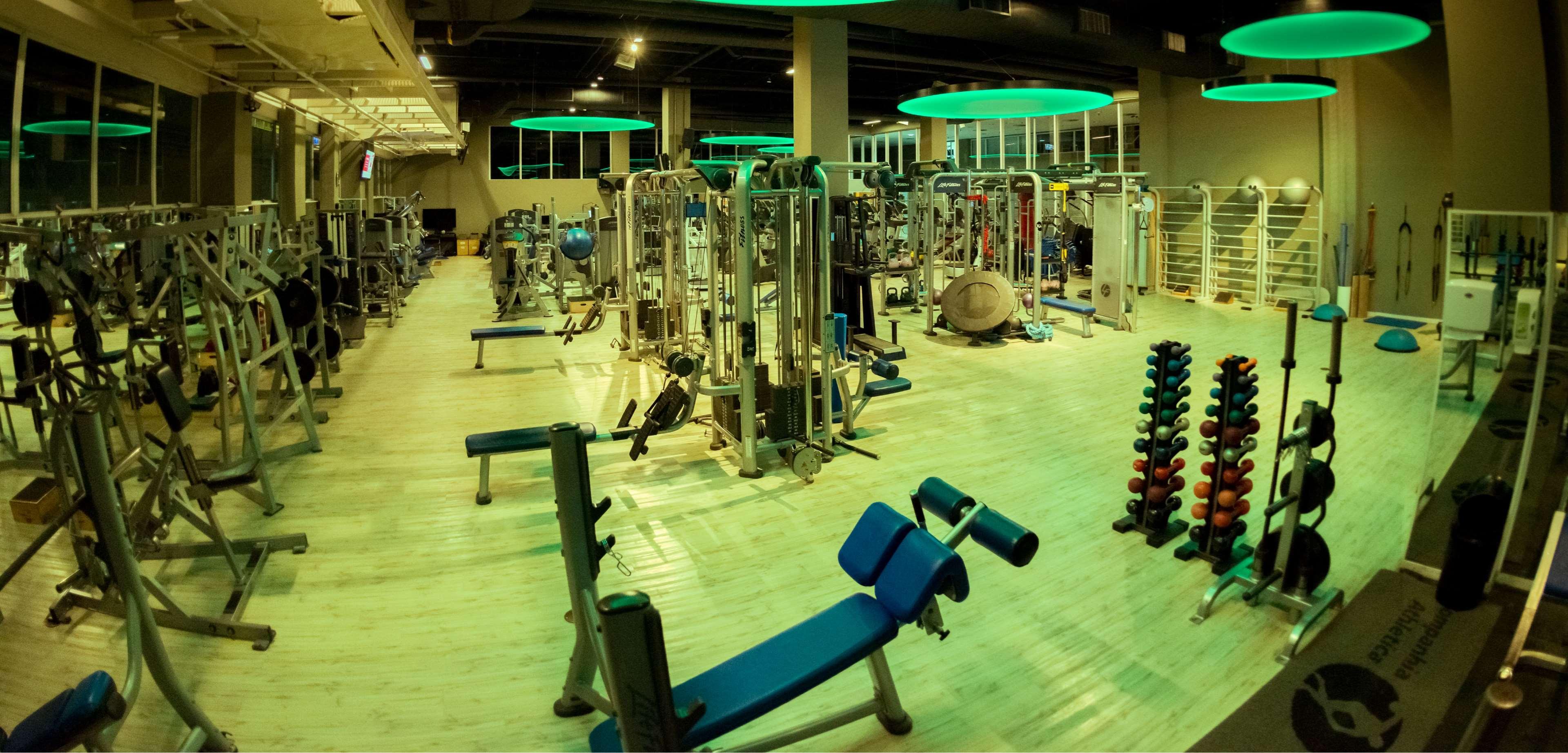 ホテル Golden Tulip São José dos Campos エクステリア 写真