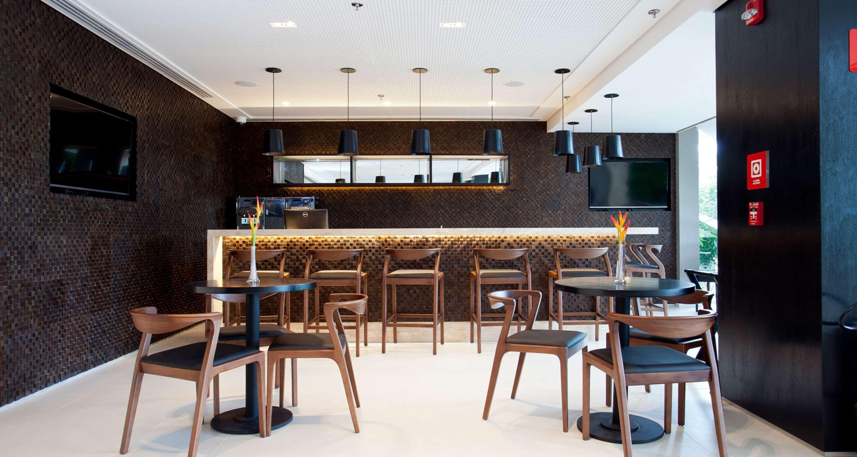 ホテル Golden Tulip São José dos Campos エクステリア 写真