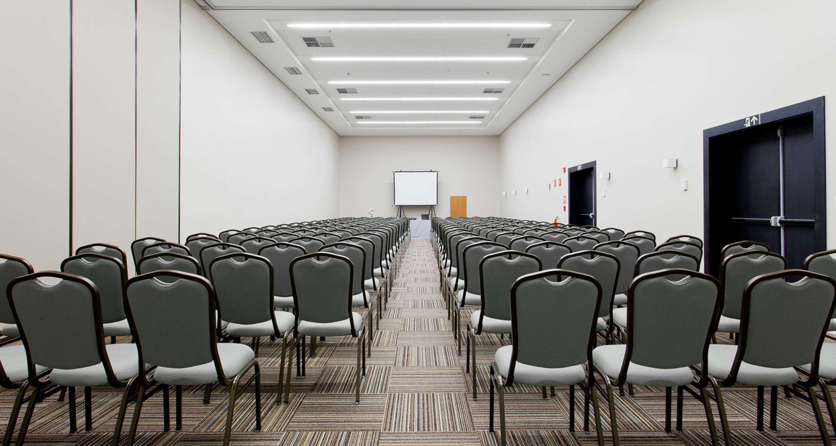 ホテル Golden Tulip São José dos Campos エクステリア 写真