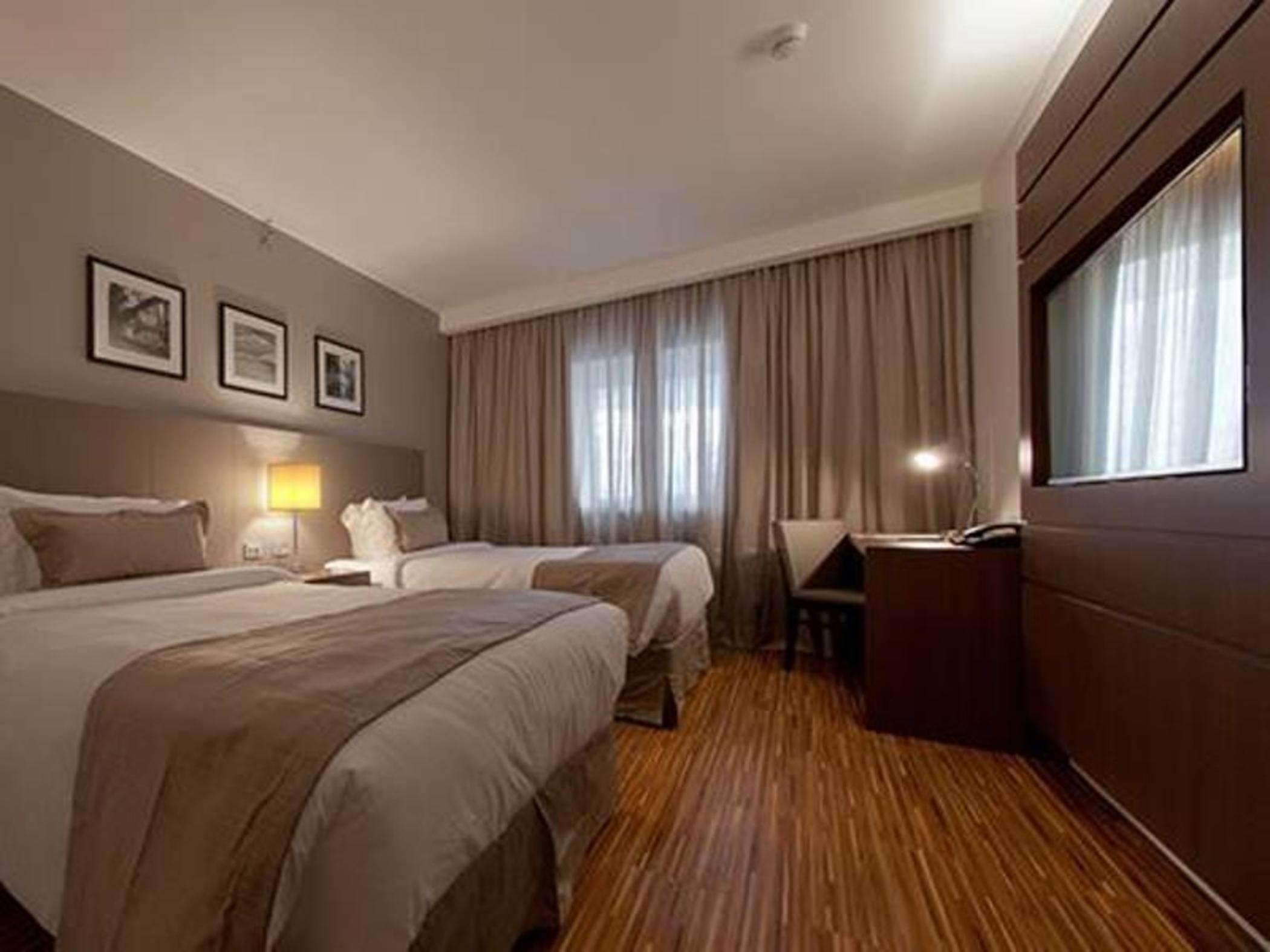 ホテル Golden Tulip São José dos Campos エクステリア 写真