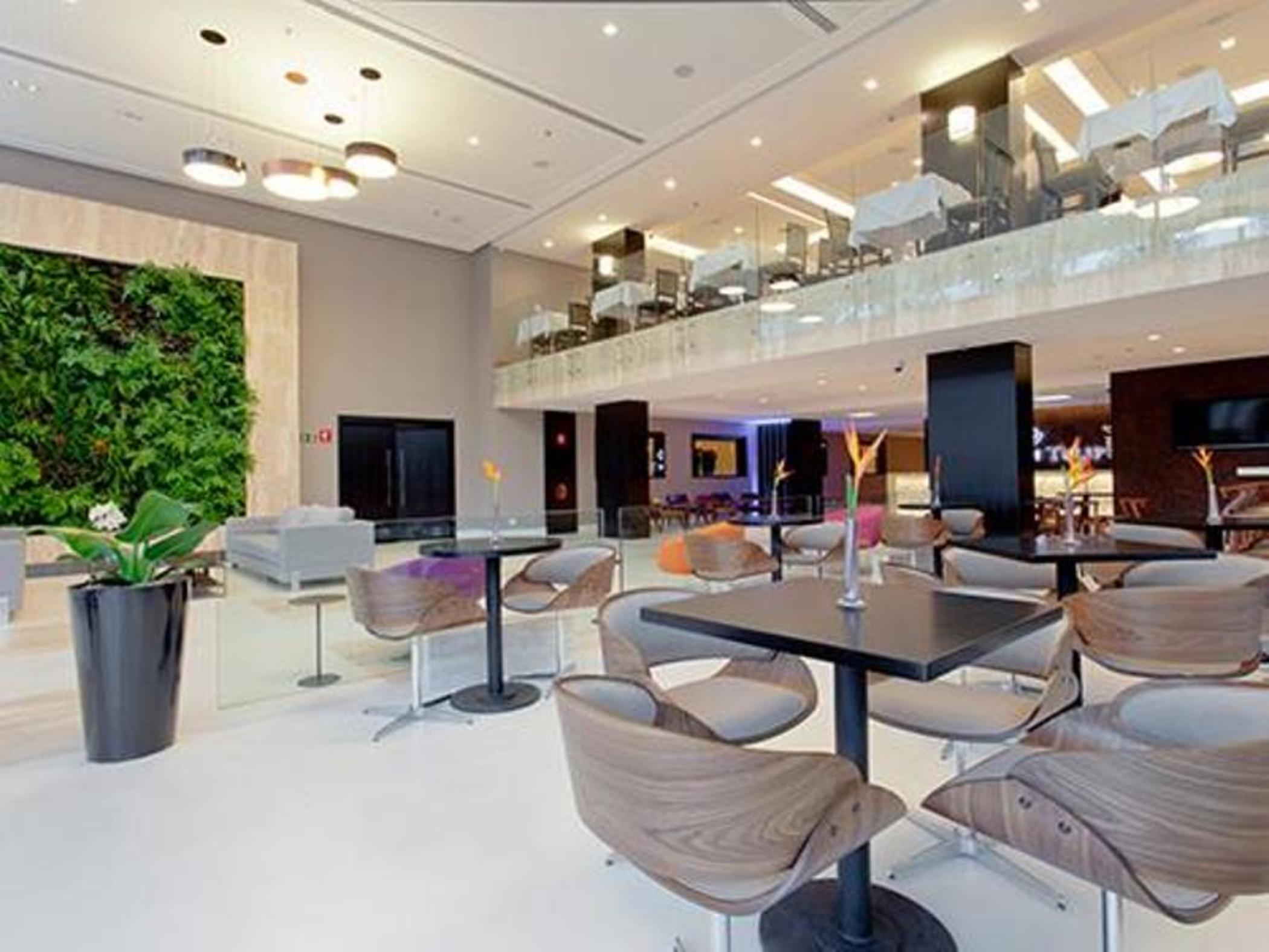 ホテル Golden Tulip São José dos Campos エクステリア 写真