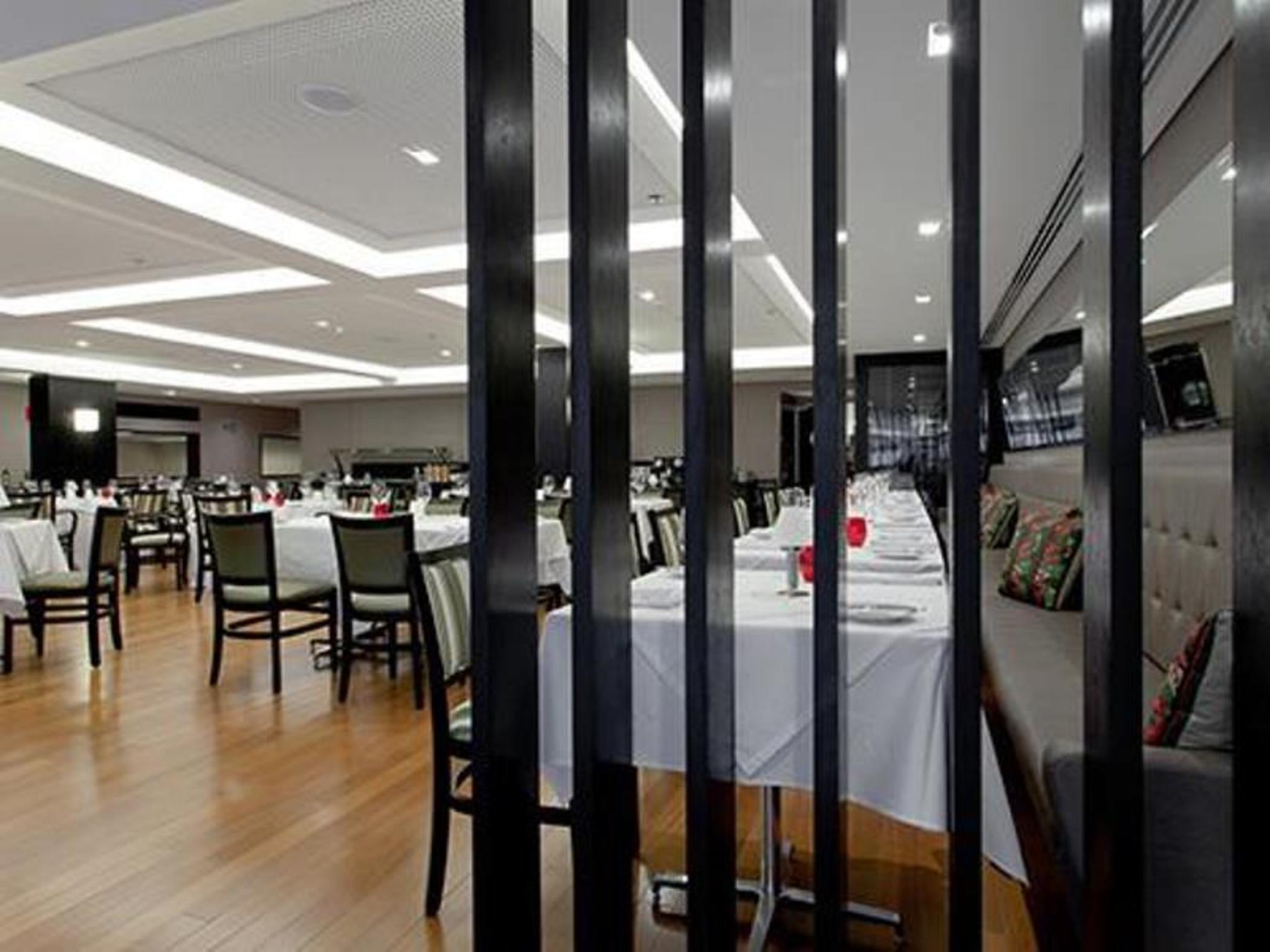 ホテル Golden Tulip São José dos Campos エクステリア 写真