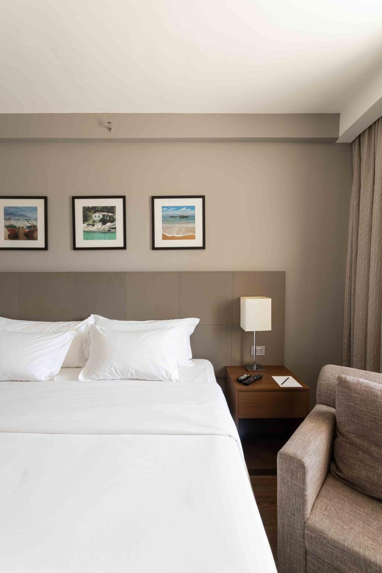 ホテル Golden Tulip São José dos Campos エクステリア 写真