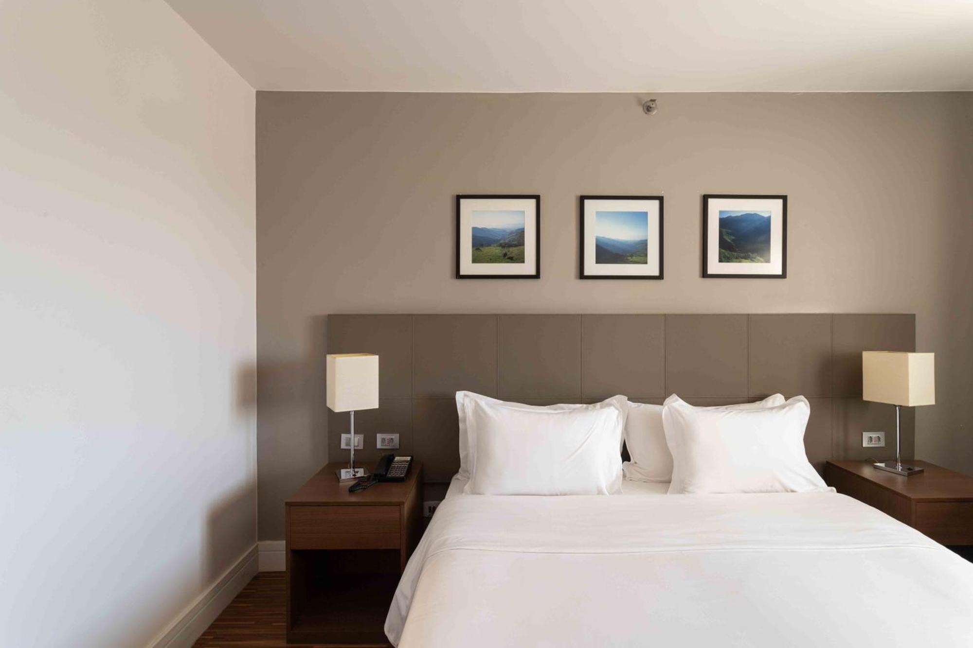 ホテル Golden Tulip São José dos Campos エクステリア 写真