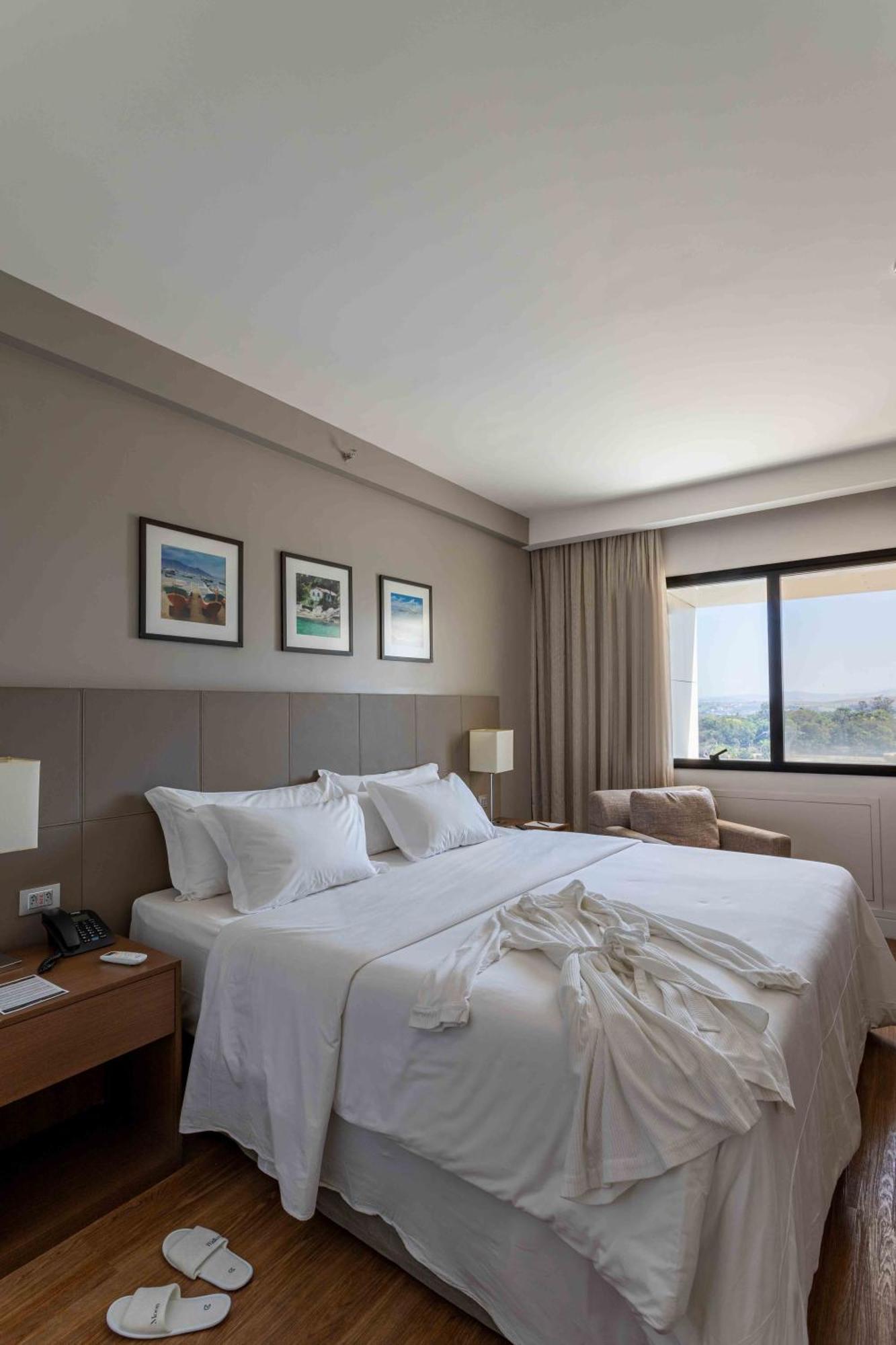 ホテル Golden Tulip São José dos Campos エクステリア 写真