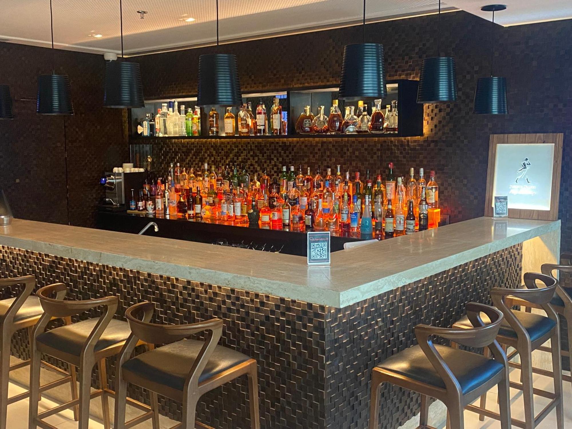 ホテル Golden Tulip São José dos Campos エクステリア 写真