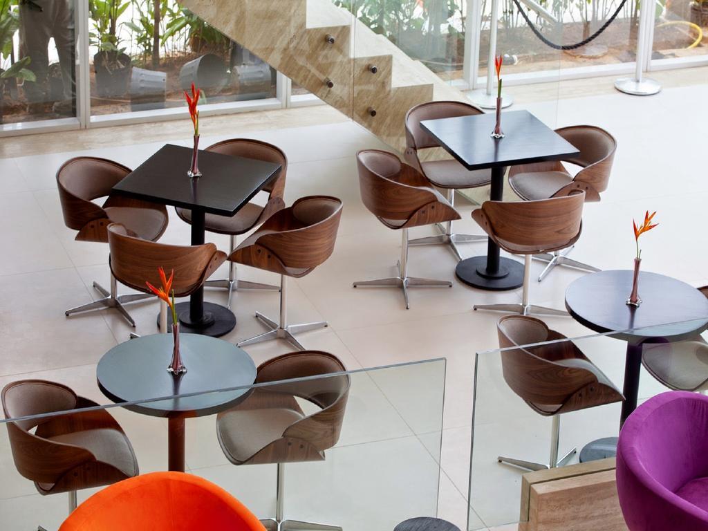 ホテル Golden Tulip São José dos Campos エクステリア 写真